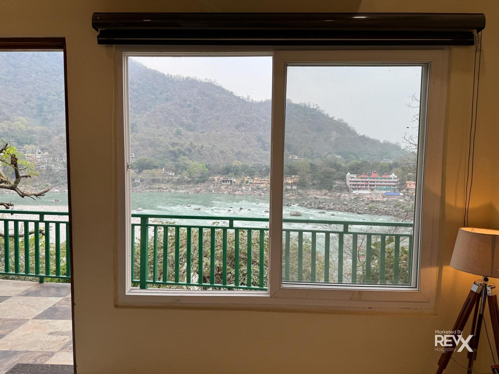 Hotel The Leisure Cave On The Ganges Rishīkesh Exterior foto